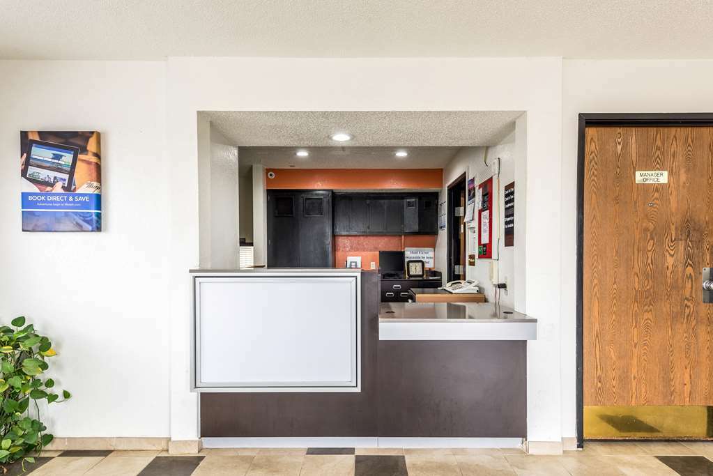 Red Roof Inn Findlay Interior photo